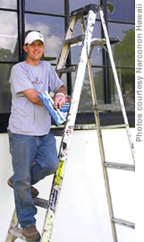 Narconon graduate Russ Kidd volunteers to renovate the new facility