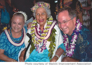 Marnie Weeks, Auntie Genoa Keawe and Rick Egged