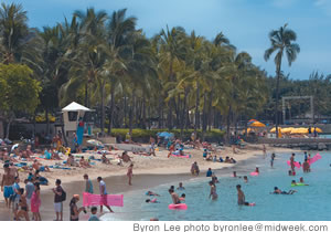 Eroding sand could damage the hub of Hawaii tourism