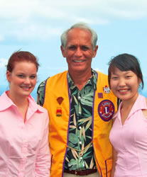 Sen. Mike Gabbard, a Lion, welcomes Marleuc Seelmaio of Austria and Uyanga Altangerel of Mongolia to the Hawaii Lions International Youth Camp. Photo courtesy of Sen. Gabbard’s office.